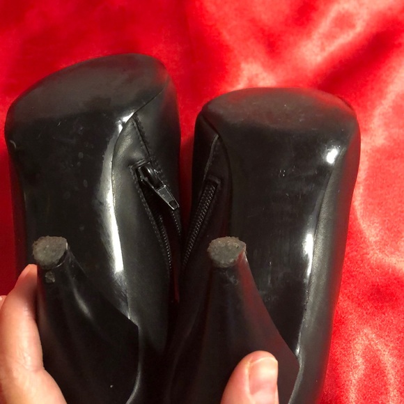 Black heels - Picture 5 of 7